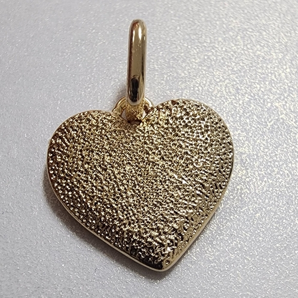 Pandora Engravable Heart Gold-Plated Medallion Charm - Picture 3 of 6